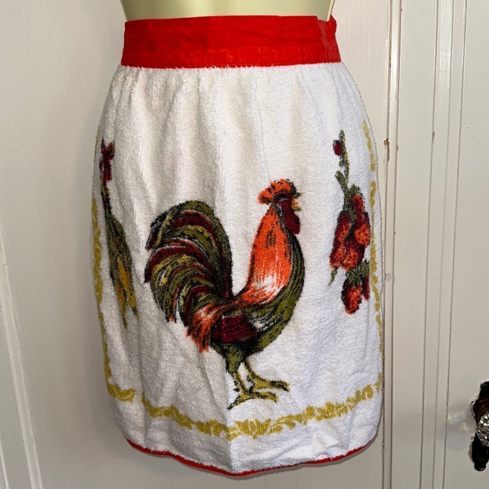 Vtg mid century terry cloth towel apron with rooster, strawberries & corn print